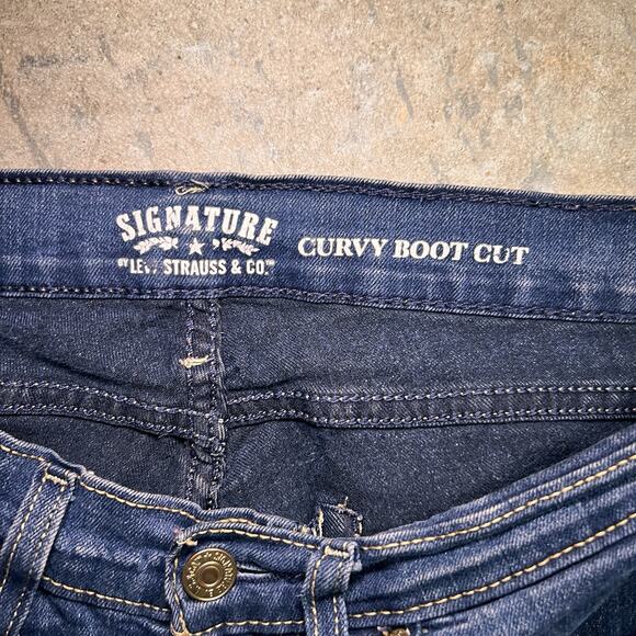 Levi's Signature Jeans Womens 32x29 Blue Dark Wash Bootcut Jeans - Picture 2 of 6
